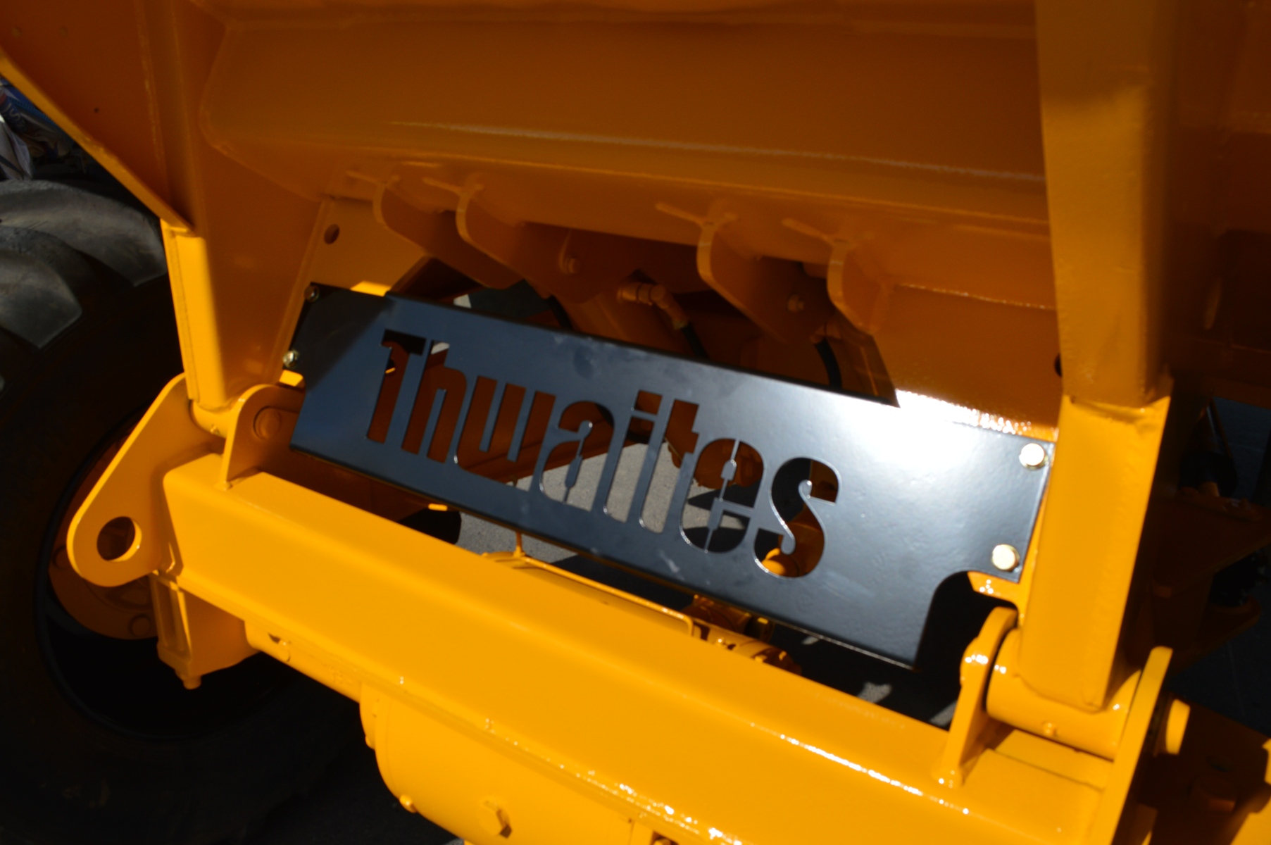 Re-sprayed Thwaites Dumper